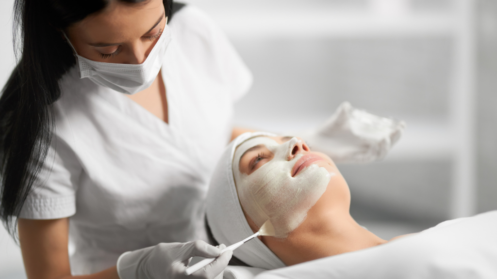 Aesthetician_Beautician